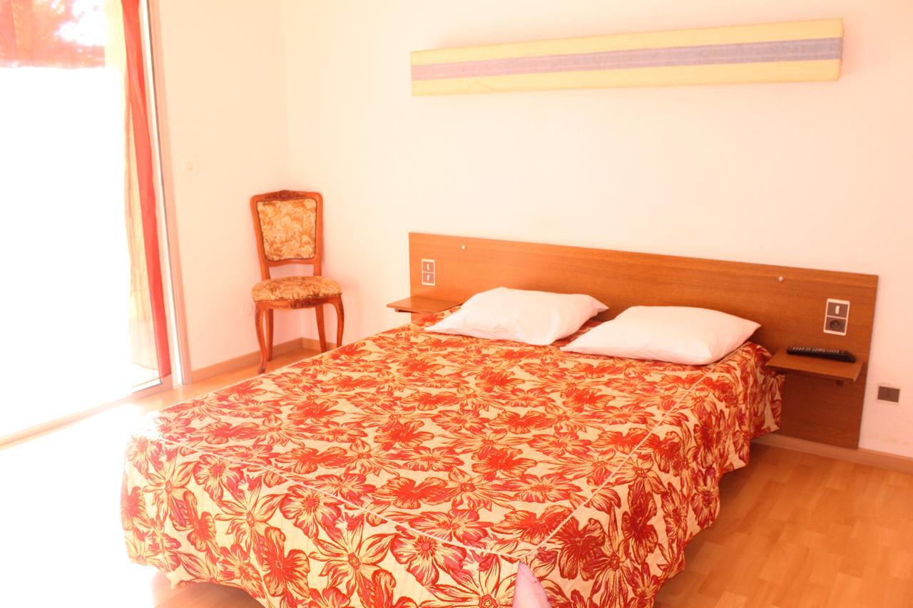 Hotel Restaurant La Garenne Tresserre Rom bilde